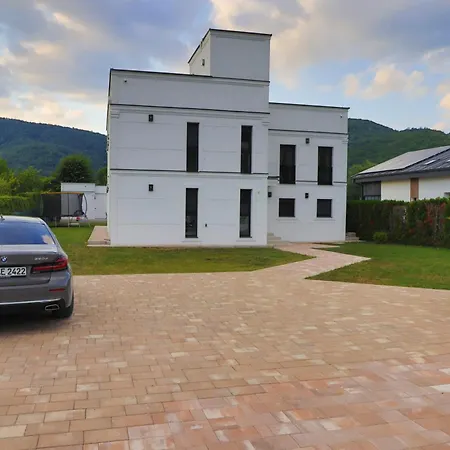 Casa Dellˇ * Bihać